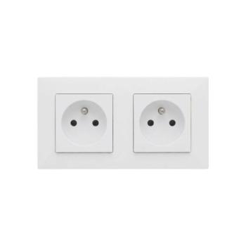 Legrand - Kettős fali aljzat kerettel NILOE STEP 250V fehér LR0061+2XLR0049 kép