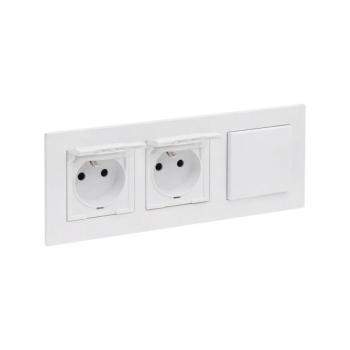 Legrand-Kettős kültéri aljzat domov a jed vyp č. 1 NILOE STEP kerettel 250V fehér LR0062+2XLR0051+LR0054 kép