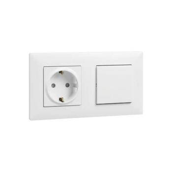 Legrand-SCHUKO háztartási konnektor és 1-es egypólusú kapcsoló, NILOE STEP kerettel, 250V, fehér LR0061+LR0115+LR0054 kép