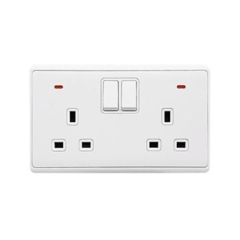LONDON DOUBLE SOCKET WITH 2P BUTTON SWITCH NEON WH kép