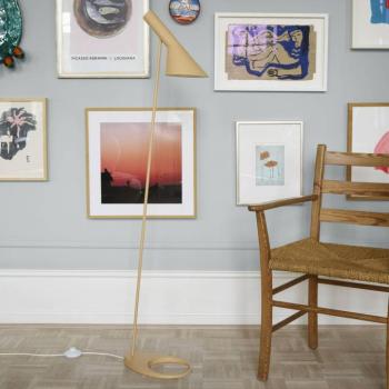 Louis Poulsen AJ design állólámpa homok kép