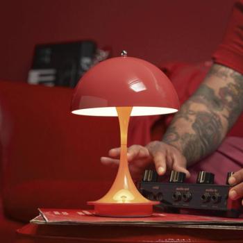 Louis Poulsen Panthella PORTABLE 160 V3, átlátszatlan korallvörös kép