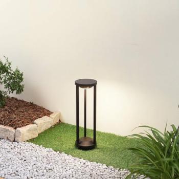 Lucande LED-es Nilea napelemes ösvényvilágítás, Ø 16 cm, fekete, szenzoros kép