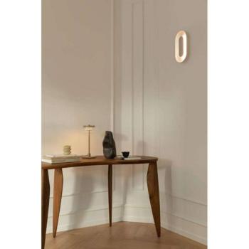 Nuura LED fali lámpa Sasi, magasság 29 cm, sárgaréz színű, fém kép
