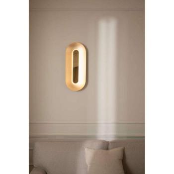 Nuura LED fali lámpa Sasi, magasság 65 cm, sárgaréz színű, fém kép