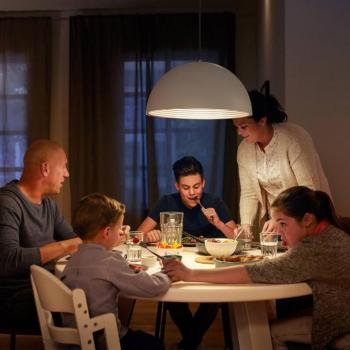Philips E27 LED lámpa nap/éj érzékelő 7,5W 2 700K