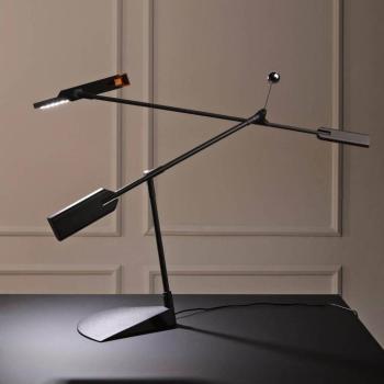 Stilnovo LED asztali lámpa Halley, fekete, kinyúlás 100 cm kép