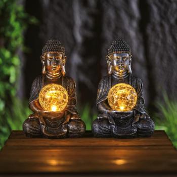 Szolár Buddha - 1 melegfehér LED - műgyanta - 17 x 15 x 26 cm - 2 féle kép