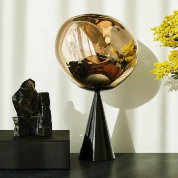 Tom Dixon LED asztali lámpa Melt Cone Fat, arany/fekete, 47 cm kép