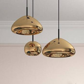 Tom Dixon LED lógó lámpa Void mini, Ø 15 cm, sárgaréz kép