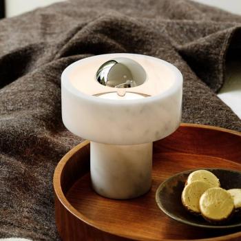 Tom Dixon LED tölthető asztali világítás Stone, ezüst színű, 19 cm kép