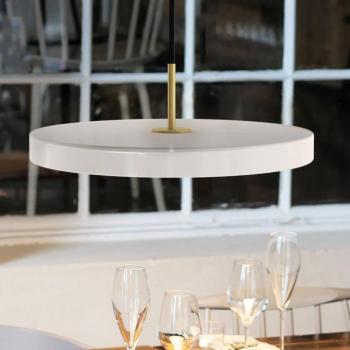 UMAGE Asteria Medium LED lógó lámpa, gyöngyház/sárgaréz, Ø 43 cm kép