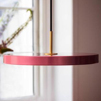 UMAGE Asteria Medium LED lógó világítás, rózsaszín/sárgaréz, Ø 43 cm kép