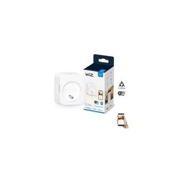 WiZ - Intelligens aljzat E 2300W + teljesítménymérő Wi-Fi 8719514552708